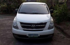 Hyundai Grand Starex Gold 2009 vgt top of the line