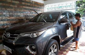 TOYOTA Fortuner 2.4G AT DSL 2018 FOR SALE