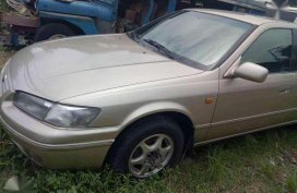 Toyota Camry 2.2 98 model top of the line