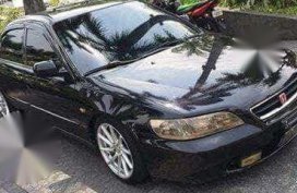 Selling Honda Accord 1999 for 150k.