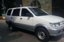 SELLING ISUZU Crosswind model 2006