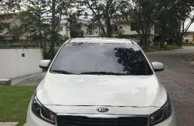 2016 Kia Carnival White Hatchback For Sale 