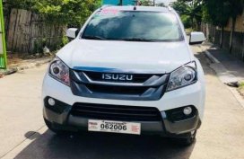 SELLING ISUZU Mu-x 2015.