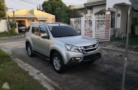 2016 Isuzu Mux LS-A 3.0 4x2 Top of the line