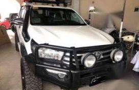Toyota Hilux white 4x4 manual 2016 FOR SALE