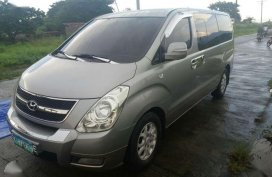 SELLING 2013 HYUNDai Grand Starex