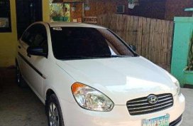 Selling Hyundai Accent 2010