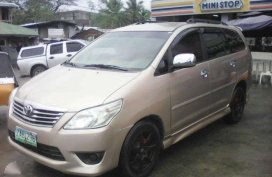 TOYOT AInnova diesel g matic 2005mdl sale 445k