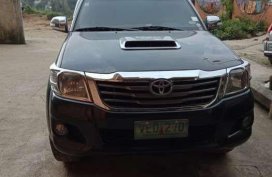 SELLING TOYOTA Hilux 2012 4x4mt