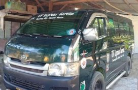 TOYOTA Hi-Ace Commuter Van 2009 Model
