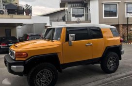 SELLING TOYOTA FJ Cruiser 2016 loaded