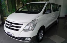 Bagsak Presyo Dito 48K DP Allin Hyundai Starex 2018 model