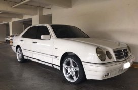 Mercedes-Benz E420 2000 Automatic Gasoline P500,000