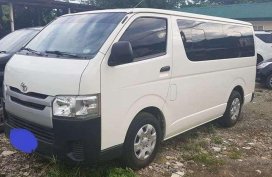 2015 Toyota Hi Ace Commuter 2.5 MT FOR SALE