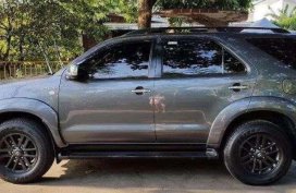 SELLING Toyota Fortuner 2009