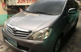 SELLING TOYOTA Innova g 2009