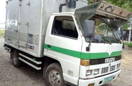 Like new Isuzu Elf aluminum van 10 feet