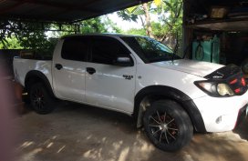 Toyota Hilux 2005 Diesel Manual White