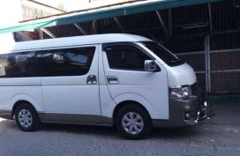 SELLING TOYOTA GL Grandia 2013