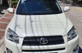 SELLING TOYOTA Rav4 2012 AT
