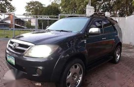 Toyota fortuner G lady owned SUV 2006