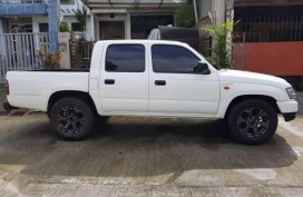2004 4x2 Toyota Hilux FOR SALE