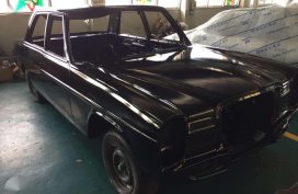 Mercedez Benz 230.4 W115 for sale 