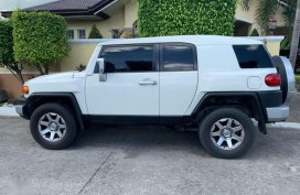 Selling TOYOTA FJ Cruiser 2014 Model
