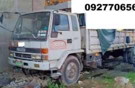 SELLING Isuzu Forward 8 studs dropside local