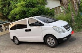 Hyundai Grand Starex 2011 year model Manual Transmission