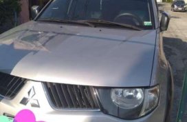 SELLING MITSUBISHI Strada 2009 4x4
