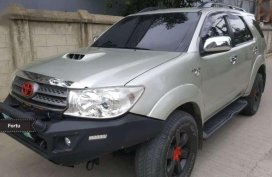 TOYOTA FOTUNER : 2007 model FOR SALE