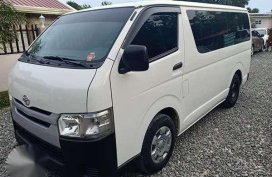 Toyota Hiace commuter manual diesel 2014model