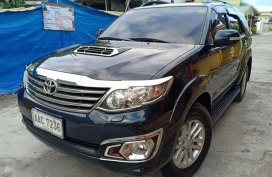 SELLING Toyota Fortuner 2014 V Automatic Diesel