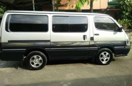 2000 model Toyota Hi Ace grandia gl FOR SALE