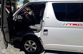 For SALE TOYOTA HiAce Commuter 2010