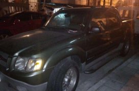 Automobile pick-up Ford Explorer 2001