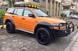 SELLING MITSUBISHI Montero 2010