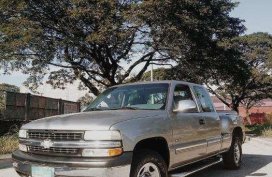 2003 Chevrolet Silverado V8 pick up truck 4x4 fresh rare model
