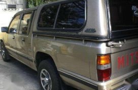 For sale 1998 Mitsubishi L200 Pick up with campershell