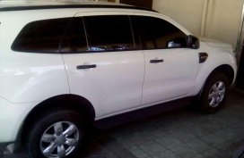 SElling Ford Everest 2016 2.2L ambiente