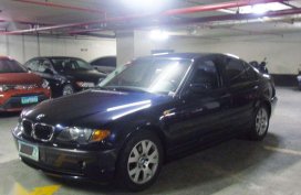 2004 BMW 318i Dark Blue Sedan Very Low Mileage Pristine Condition