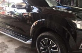 SELLING NISSAN Navara calibre 2016