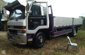Isuzu Forward truck 6bg1 engine 20ft long