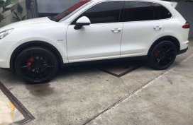 2016 Porsche Cayenne Almost new rush sale