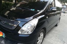SELLING HYUNDAI Starex Premium 2012