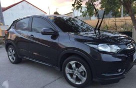 Selling Honda Hr-v 2015 model
