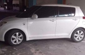 Suzuki Swift 2009 model AT top of the line