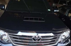 TOYOTA Fortuner V emerald green 2015 top of the line black edition
