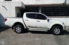 Limited Edition MITSUBISHI Strada 2013 Automatic Transmission. Mileage 53km